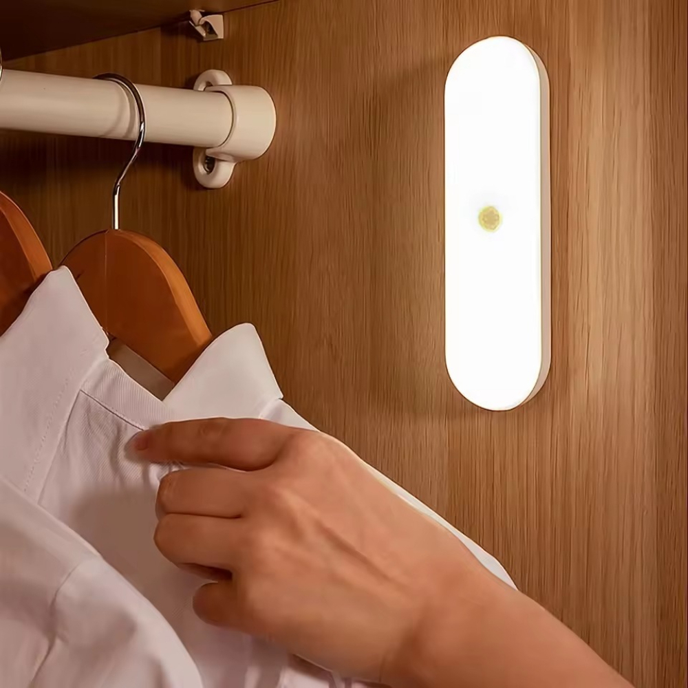 ナイトライトワイヤレス LED モーションセンサーランプ U - Voice Control Light Bulb のレビューと価格